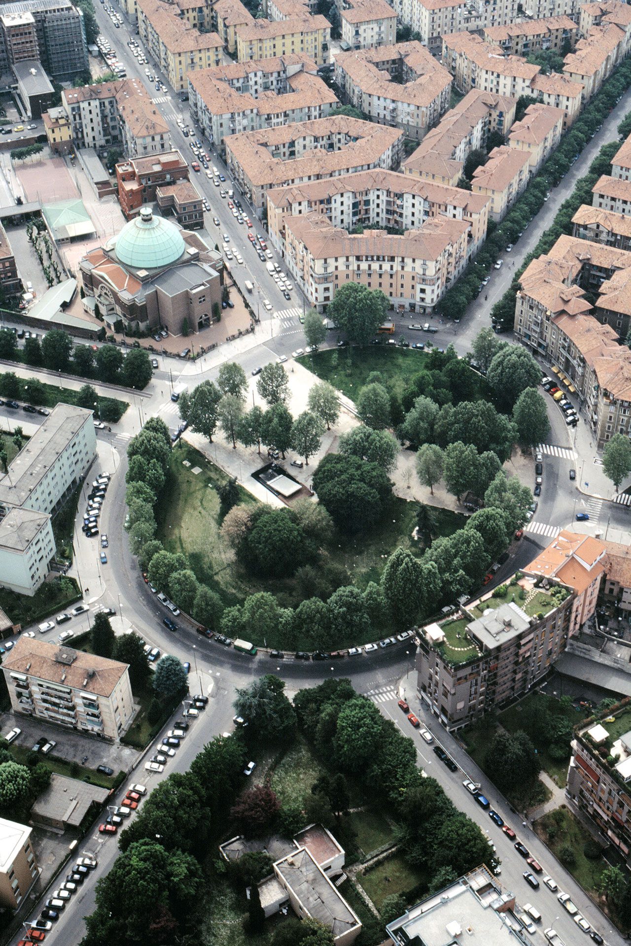 Corvino +  Multari -Riqualificazione Piazza Gabrio Rosa - Milano